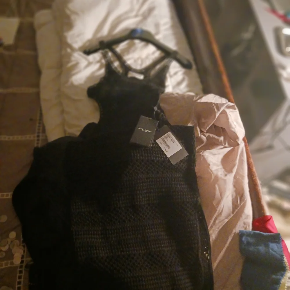 Clothes - Picture 2 of 4